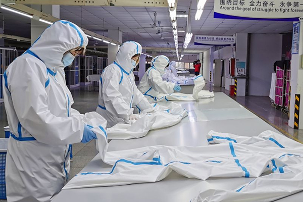 醫(yī)用防護(hù)服激光切割裁剪設(shè)備，助力疫情防控