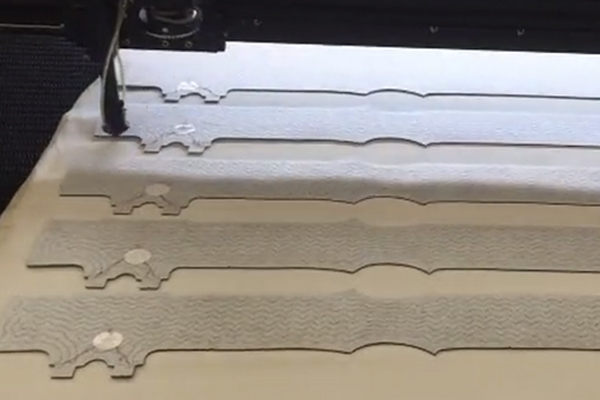 汽車加熱坐墊座椅激光切割機，讓你告別“冷板凳”