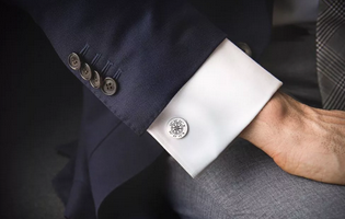 激光打標(biāo)西裝袖扣：袖里玄機(jī)，扣人心弦