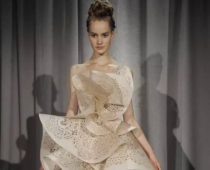 激光打標(biāo)為服裝提供新的時尚脈搏