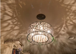 激光鏤空金屬吊燈，重新定義家居美學